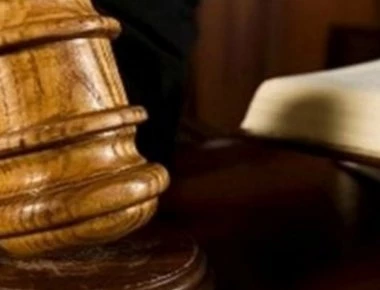 Απίστευτη υπόθεση: Χωρισμένο ζευγάρι οκτώ χρόνια στα δικαστήρια για καθυστέρηση στην ώρα παράδοσης του παιδιού!
